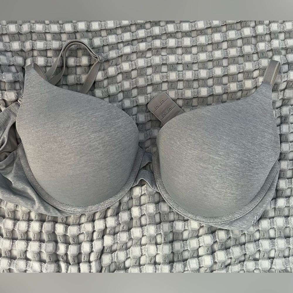 Heather Grey Victoria’s Secret Bra